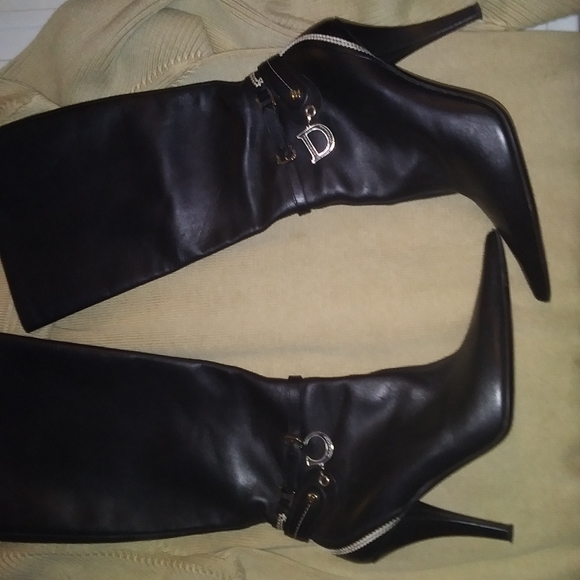 CHRISTIAN DIOR POINTED TOE NEW BOOTS - Picture 5 of 6